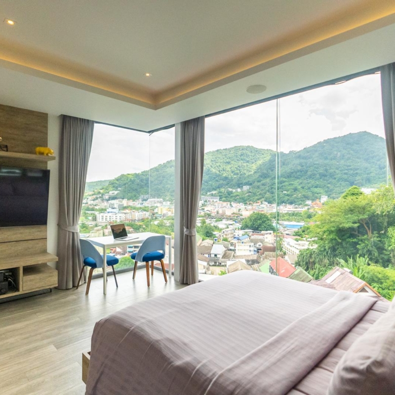 Patong 5 Bedroom Pool Villa bedroom