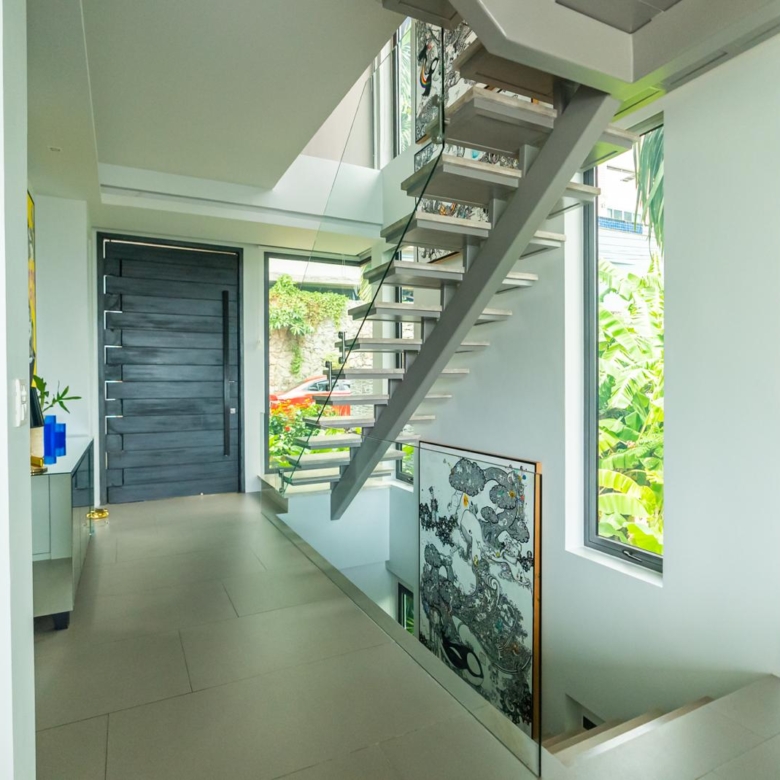 Patong 5 Bedroom Pool Villa entrance