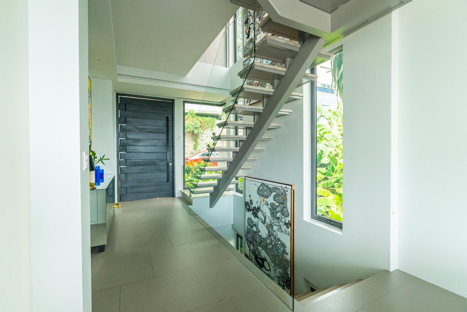 Patong 5 Bedroom Pool Villa entrance