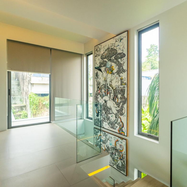 Patong 5 Bedroom Pool Villa hallway