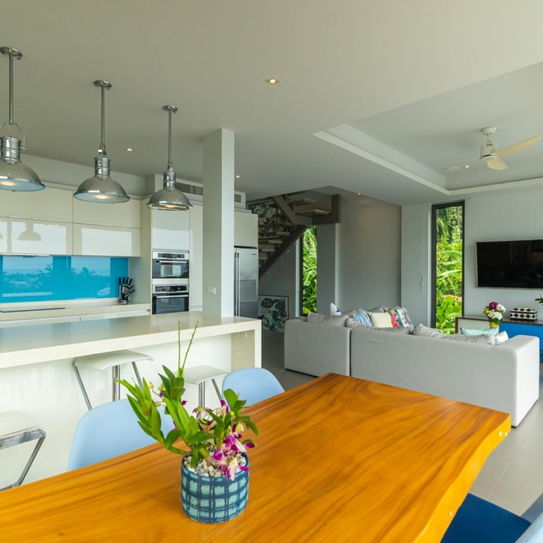 Patong 5 Bedroom Pool Villa living and kitchen