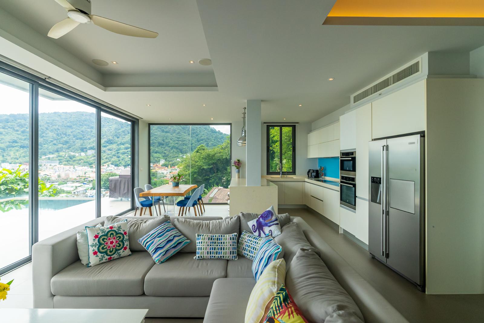 Patong 5 Bedroom Pool Villa living room