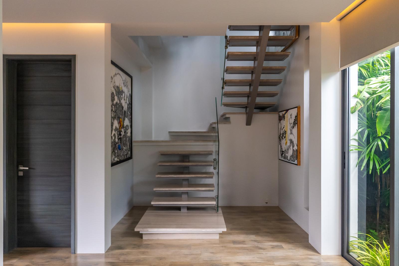 Patong 5 Bedroom Pool Villa stairs