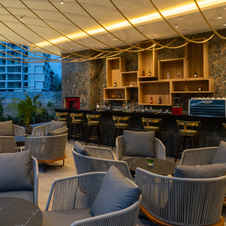 bar laya resort phuket