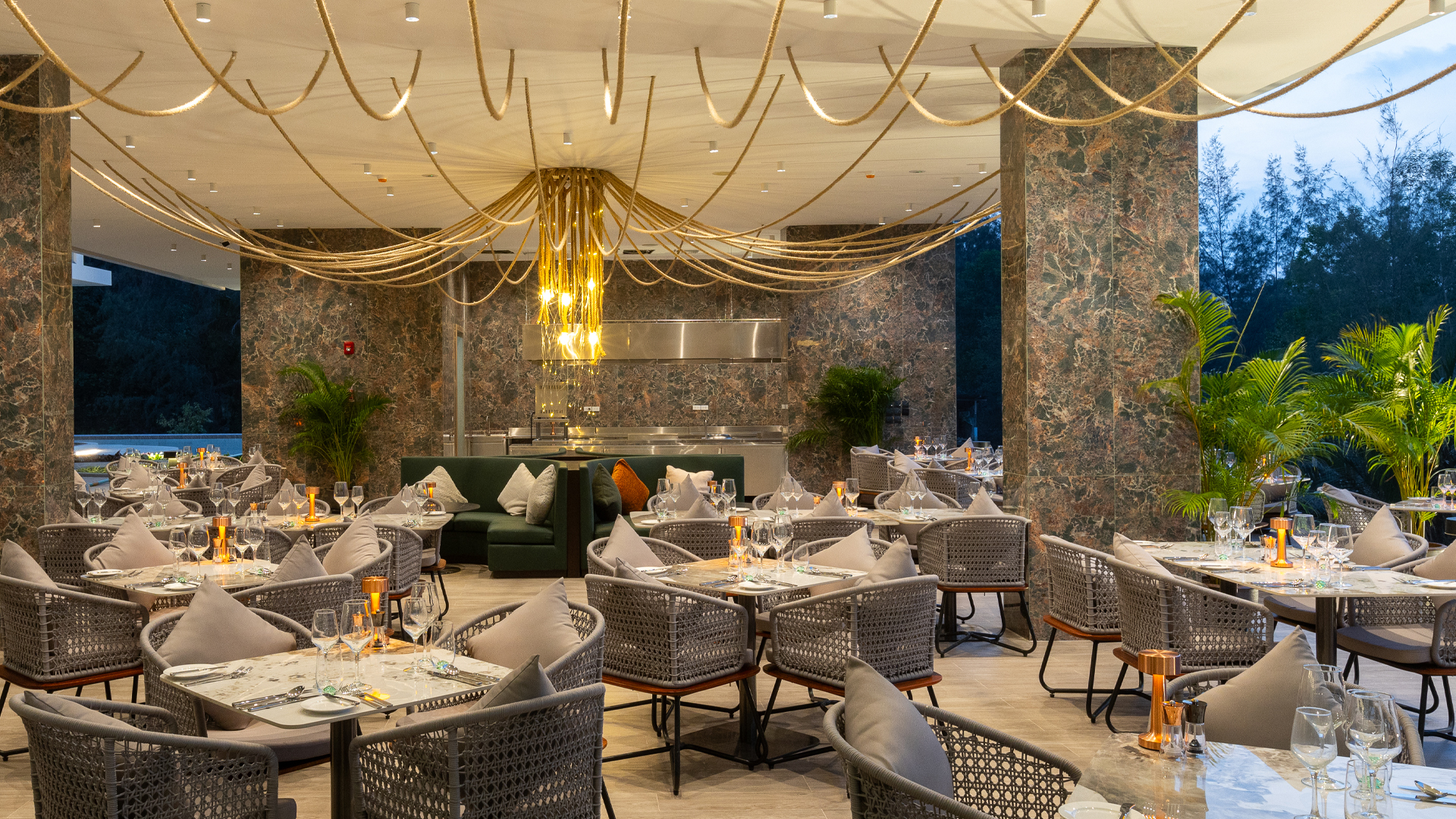 main dinning area laya resort phuket