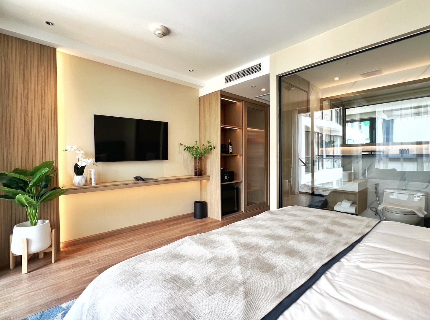 Laya Resort Studio Condo Phuket Layan Beach